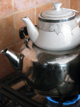 Two decker tea pot